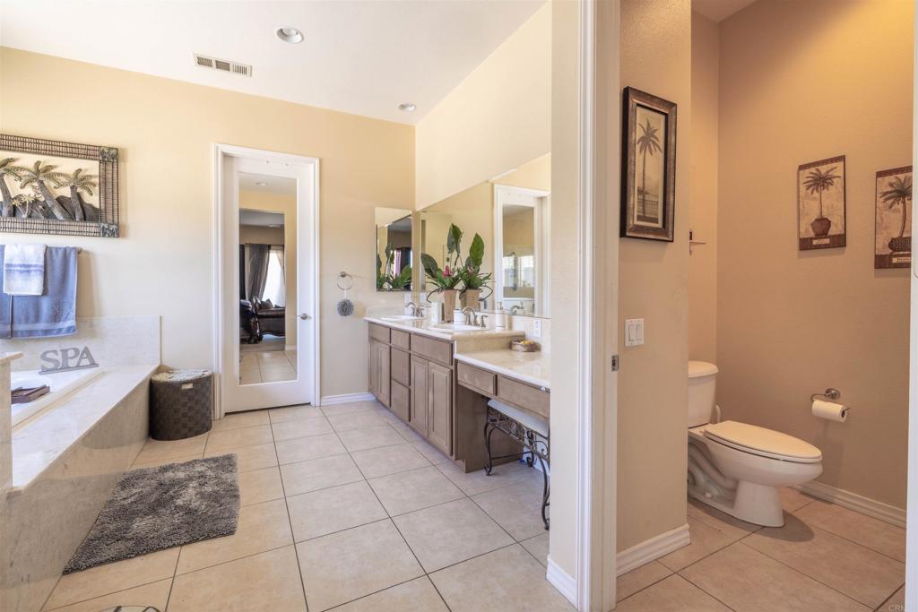 19506 Arcata Road Apple Valley, CA 92307 - Photo 13 of 34 Large primary bathroom featuring a spa-like feel, designed for relaxation and everyday comfort.