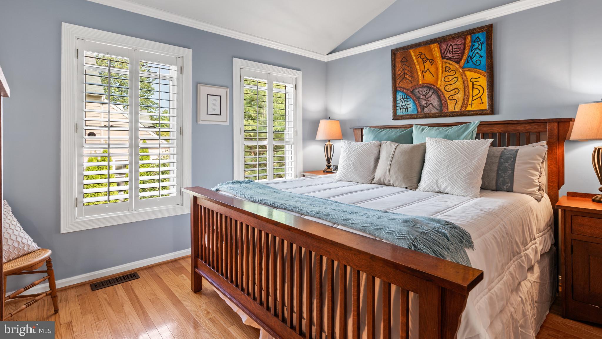 12083 Edgemere Circle Reston, VA 20190 - Photo 15 of 32 Primary Bedroom vaulted ceiling.