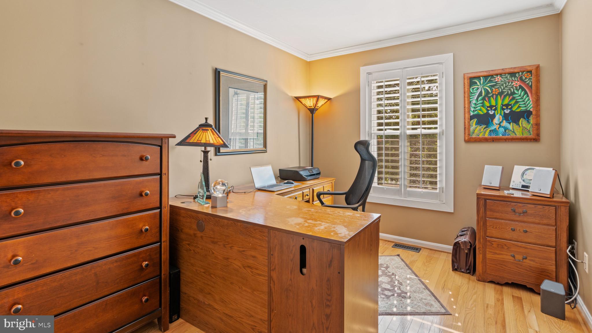 12083 Edgemere Circle Reston, VA 20190 - Photo 7 of 32 Versitile upstatirs bedroom with natural light.