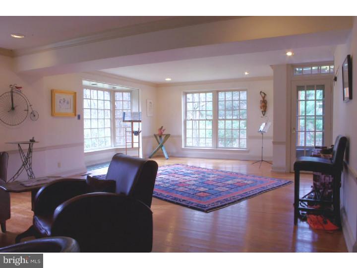 2253 Buttonwood Road Berwyn, PA 19312 - Photo 4 of 25 Living Room