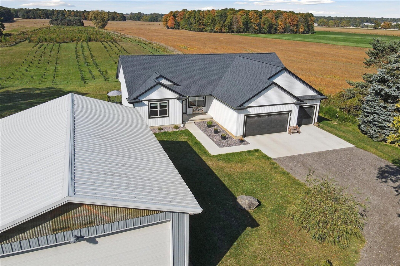 2434 South Cochran Road Charlotte, MI 48813 - Photo 52 of 65 Gallery Image 52
