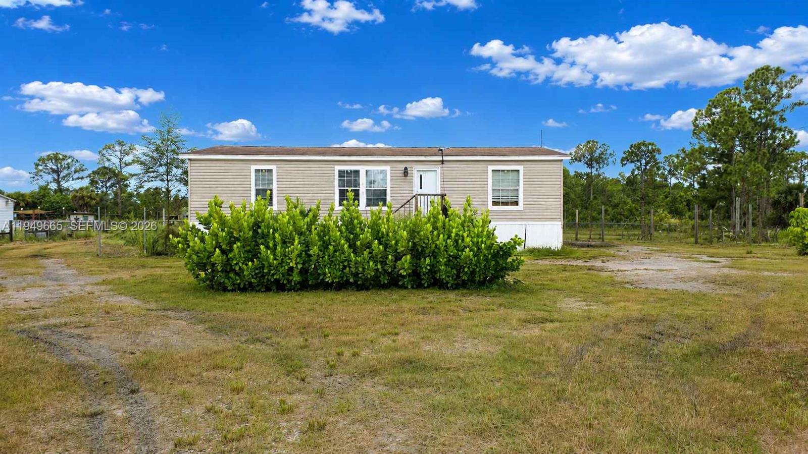 612 Hunting Club Avenue Clewiston, FL 33440 - Photo 5 of 59