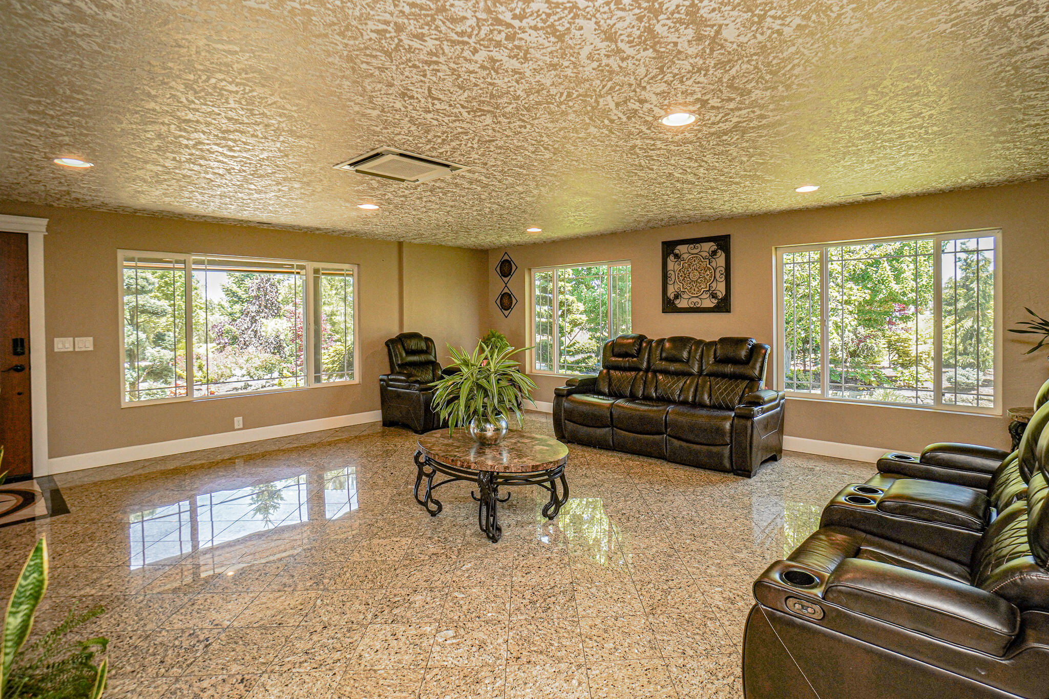 998 West Justice Road Central Point, OR 97502 - Photo 36 of 61 DSC09301