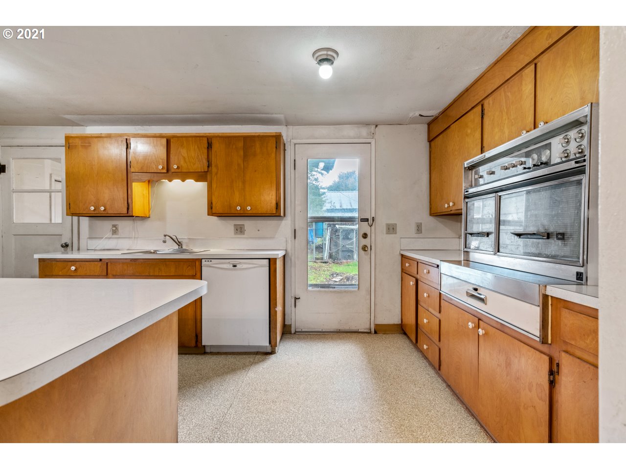 1358 8th Street Springfield, OR 97477 - Photo 9 of 21 Gallery Image 9