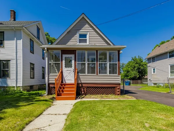 $309,900 | 75 West 23rd Street, Chicago Heights, IL 60411