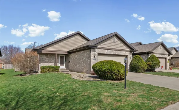 $285,000 | 1502 Theodore Drive, Unit B, Champaign, IL 61821
