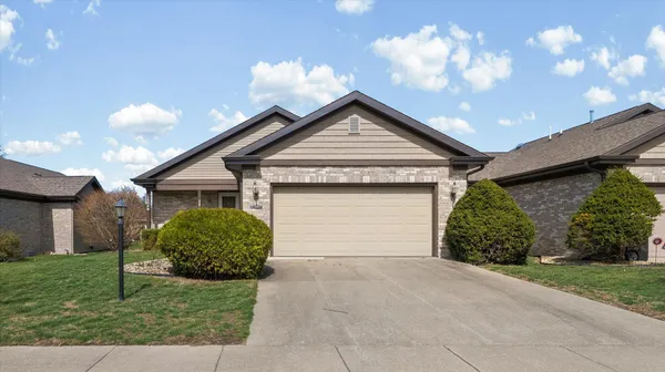 $285,000 | 1502 Theodore Drive, Unit B, Champaign, IL 61821