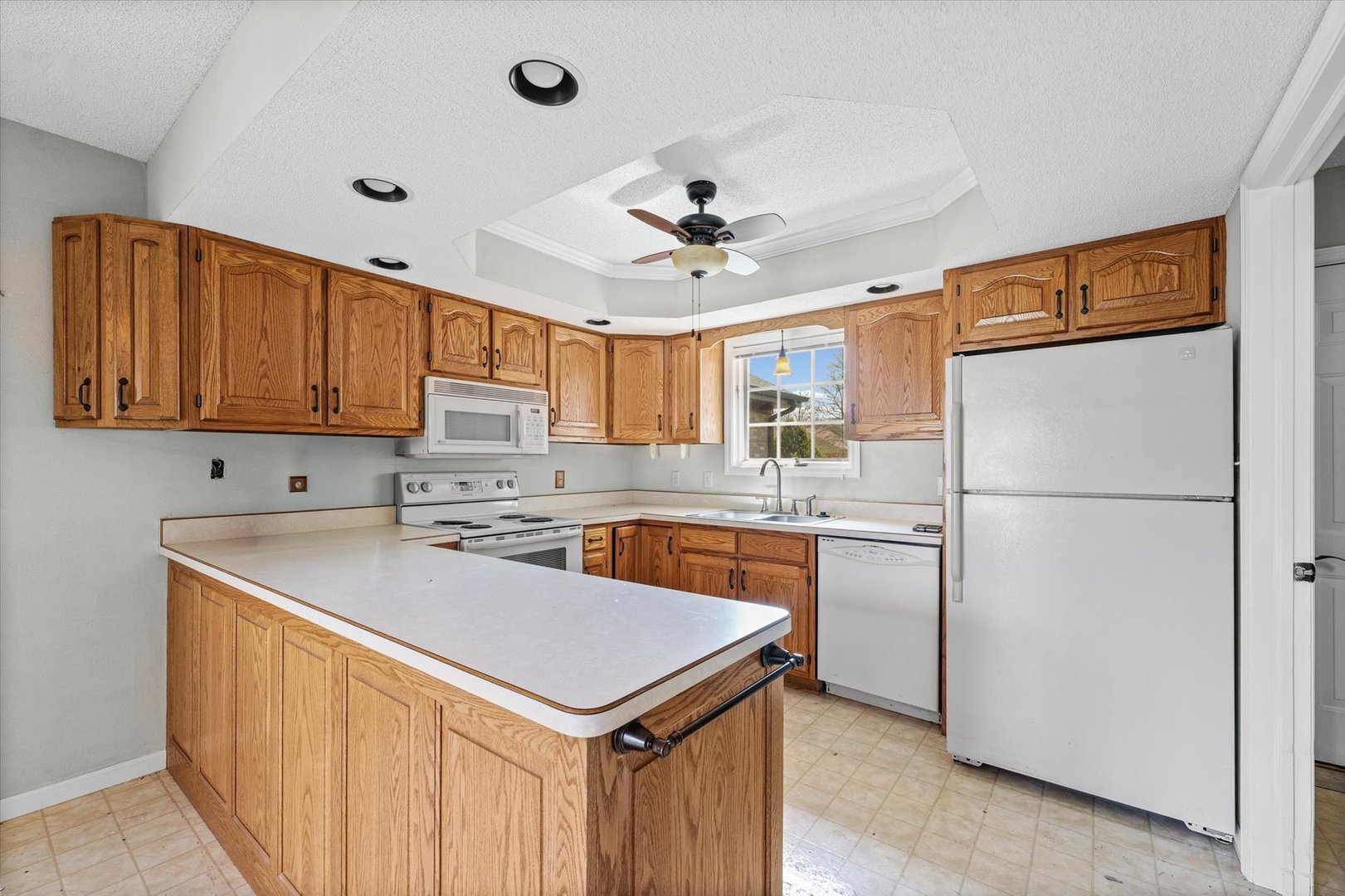 1502 Theodore Drive, Unit B Champaign, IL 61821 - Photo 10 of 28