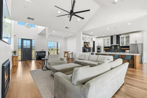 $2,495,000 | 15400 Seymour Avenue, San Martin, CA 95046