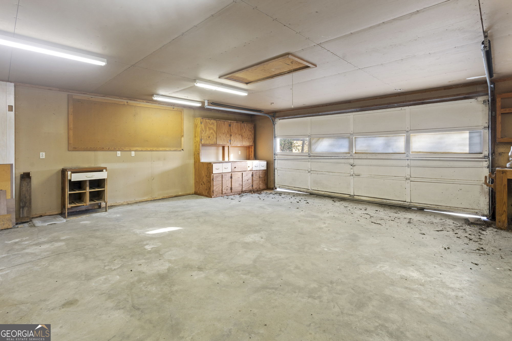 1423 Tucker Road Perry, GA 31069 - Photo 25 of 37 a view of room with window