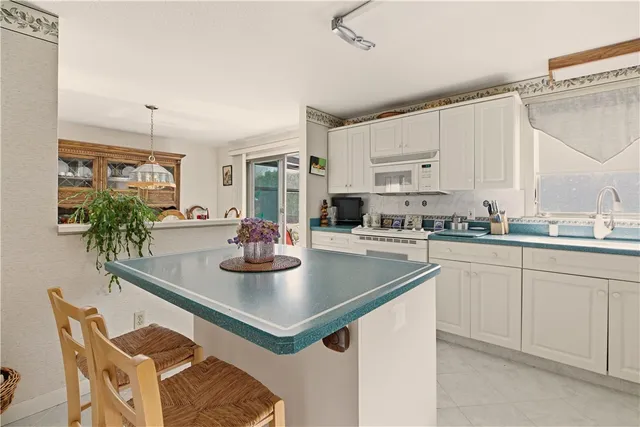 $795,000 | 23 Indian Hill Circle, Middletown, RI 02842