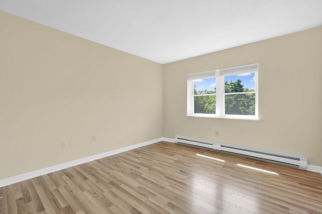 16 Maple Crest Circle, Unit J Holyoke, MA 01040 - Photo 27 of 34