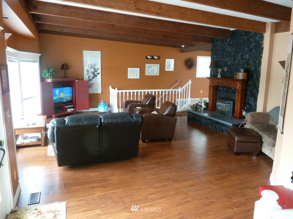 4347 Waldrick Road Southeast Olympia, WA 98501 - Photo 5 of 15 Gallery Image 5