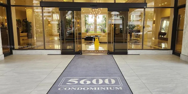 $3,300 | 5600 Collins Avenue, Unit 16Y, Miami Beach, FL 33140