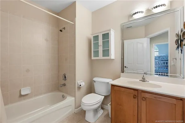 $450,000 | 830 Northwest Red Pine Way, Jensen Beach, FL 34957