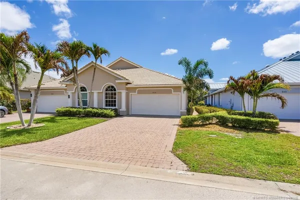 $450,000 | 830 Northwest Red Pine Way, Jensen Beach, FL 34957