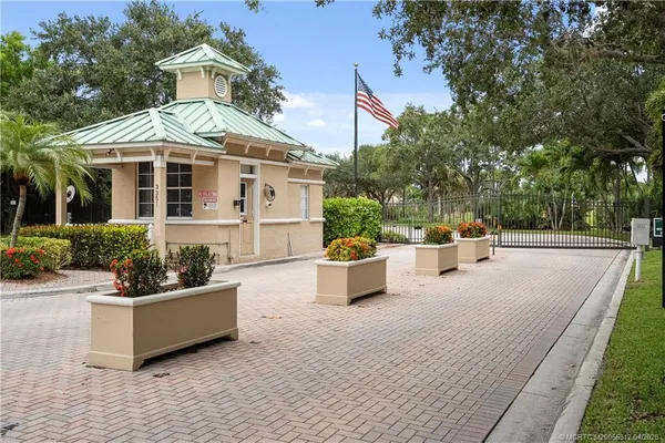 $450,000 | 830 Northwest Red Pine Way, Jensen Beach, FL 34957