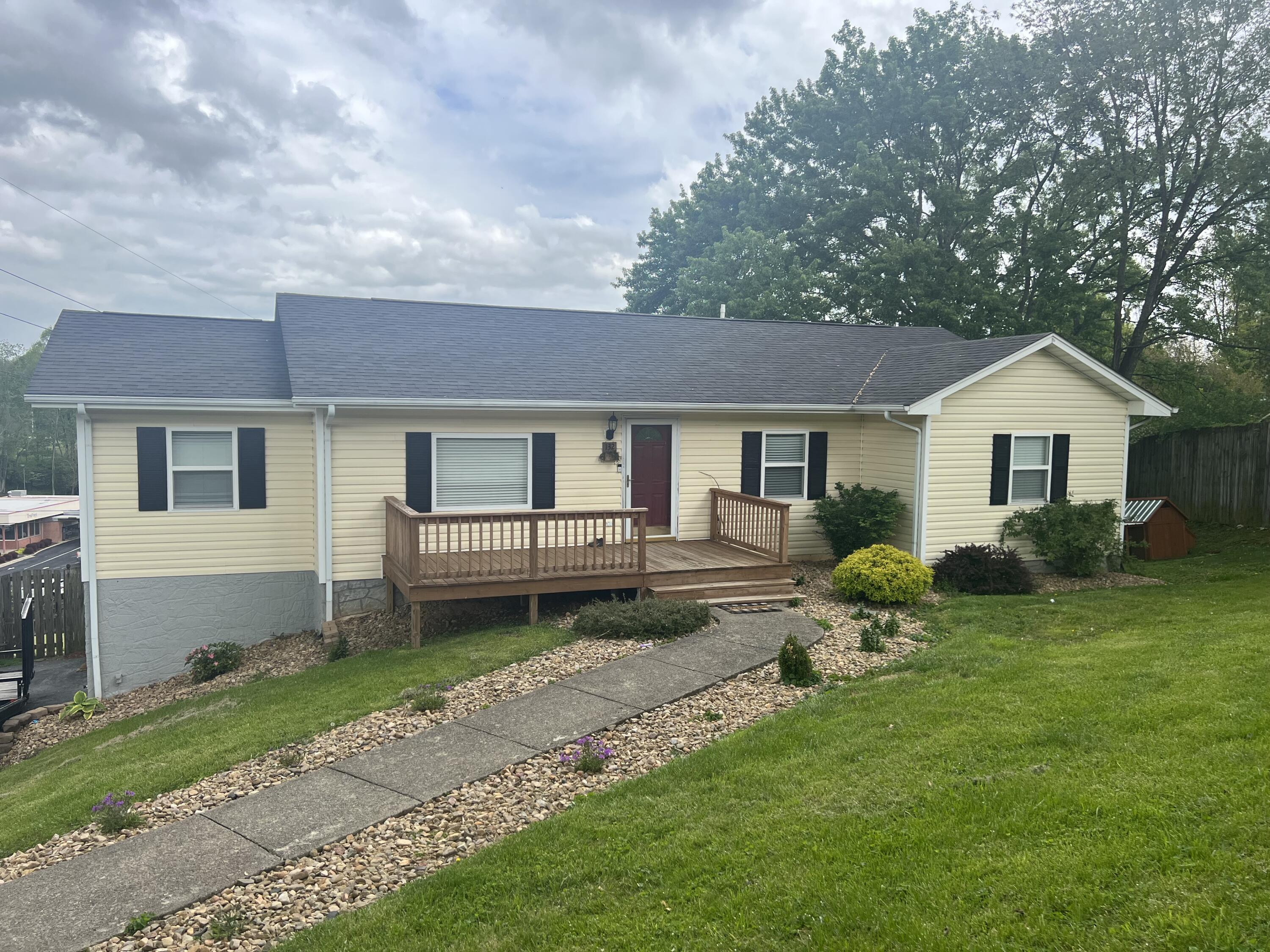 132 Haverhill Road Bristol, VA 24201 - Photo 1 of 4 IMG-2332 (1)