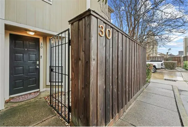 $1,850 | 1920 Augusta Drive, Unit 30, Houston, TX 77057