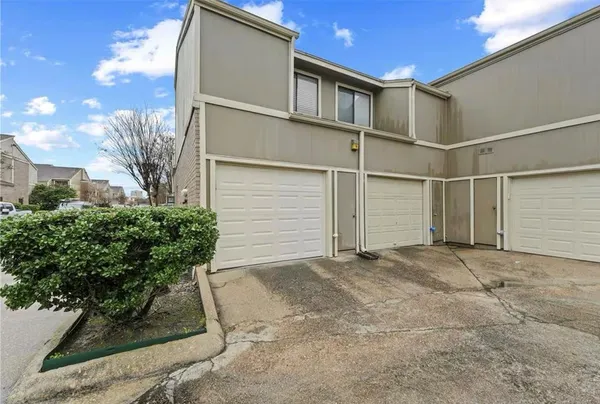 $1,850 | 1920 Augusta Drive, Unit 30, Houston, TX 77057