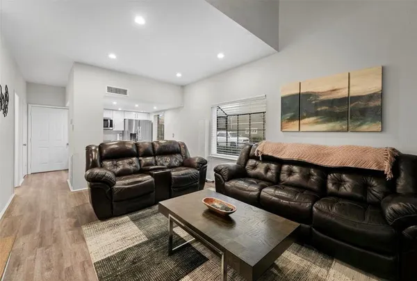 $1,850 | 1920 Augusta Drive, Unit 30, Houston, TX 77057