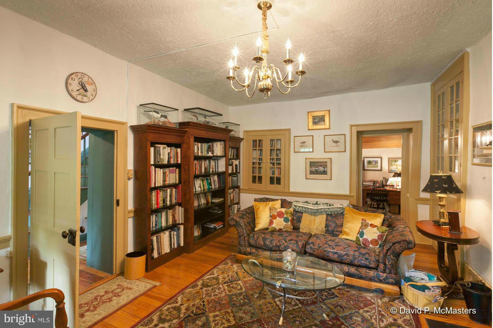 3735 Summit Point Road Charles Town, WV 25414 - Photo 8 of 27 Library:: ote built in shelves and floor