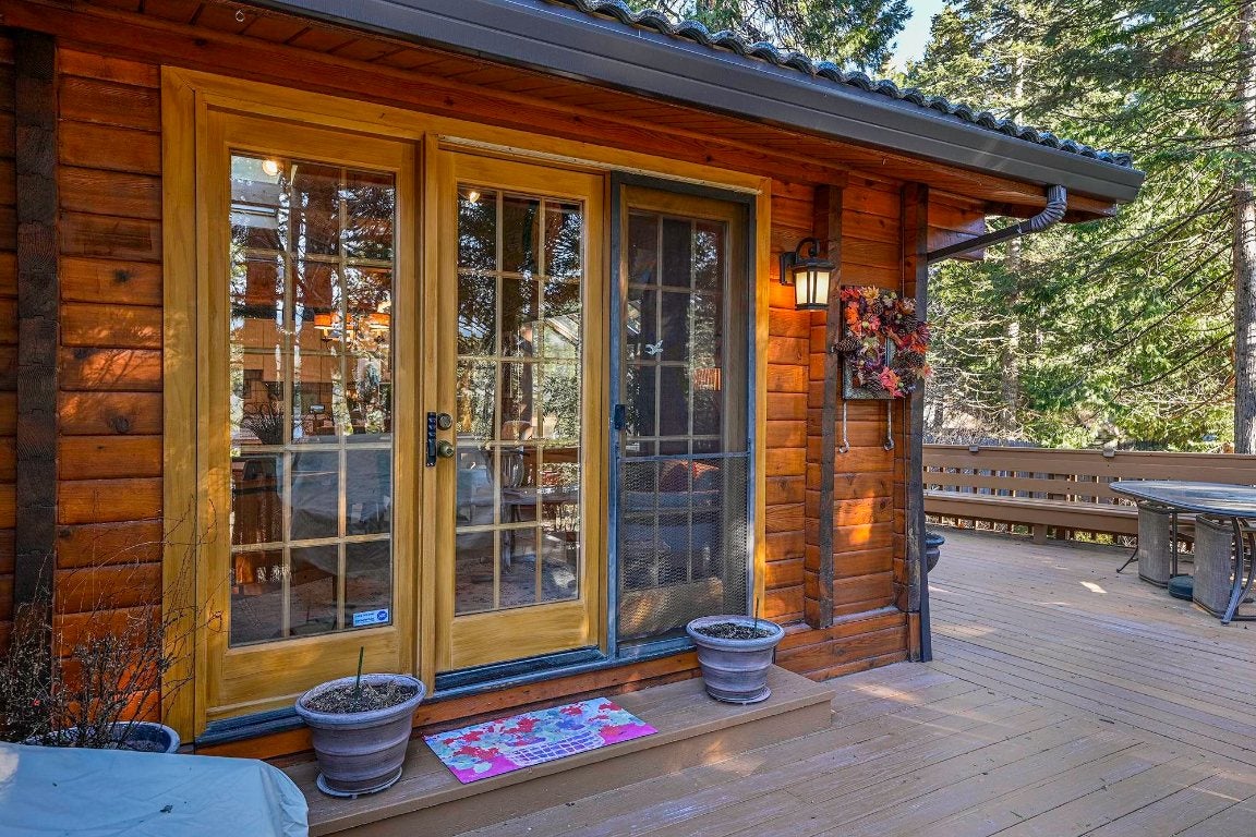4400 North Old Stage Road Mount Shasta, CA 96067 - Photo 5 of 39 Gallery Image 5