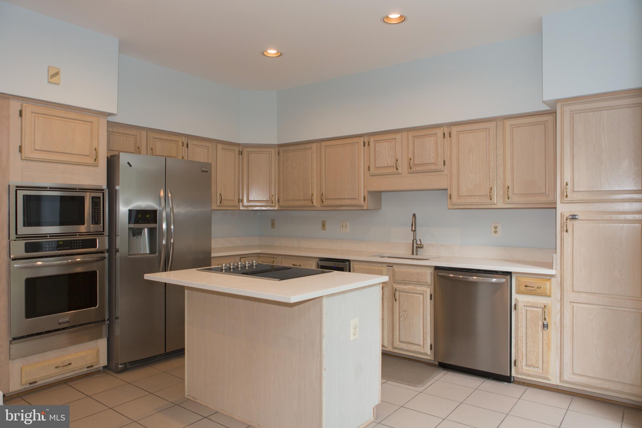 7828 Oracle Place Potomac, MD 20854 - Photo 6 of 34