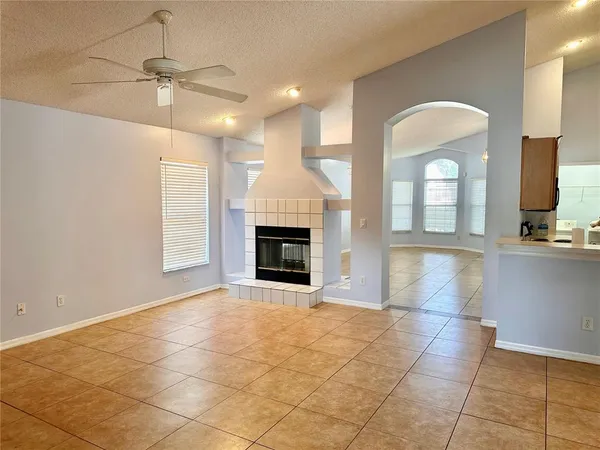 $2,500 | 8214 Woodsworth Drive, Orlando, FL 32817