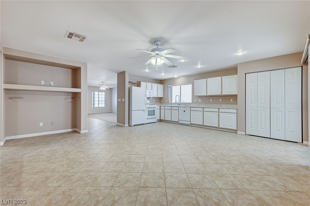 728 Rising Brook Drive Henderson, NV 89011 - Photo 12 of 41 Gallery Image 12