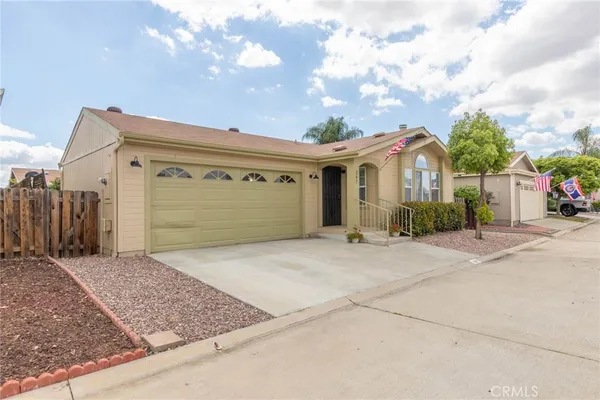 $219,900 | 27250 Murrieta, Unit 262, Menifee, CA 92586