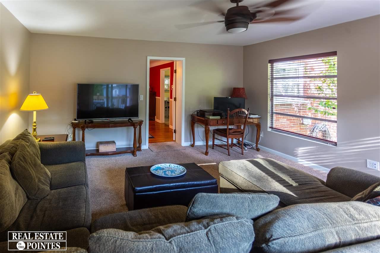 1739 Littlestone Road Grosse Pointe Woods, MI 48236 - Photo 10 of 22