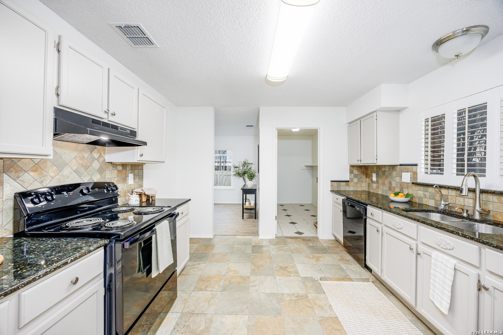 7414 Forest Streme Live Oak, TX 78233 - Photo 17 of 40