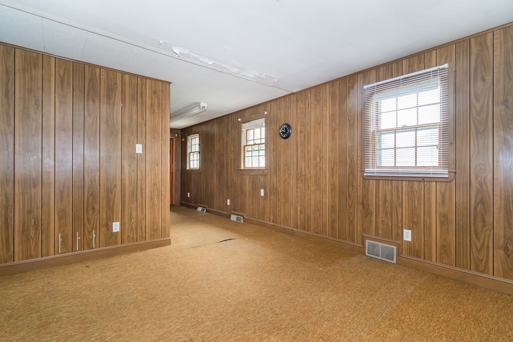 38 Edward Road Watertown, MA 02472 - Photo 8 of 20 Gallery Image 8