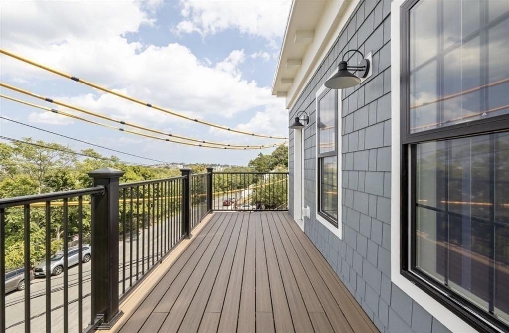 18-20 Crestway Road, Unit 5 Boston, MA 02128 - Photo 12 of 24