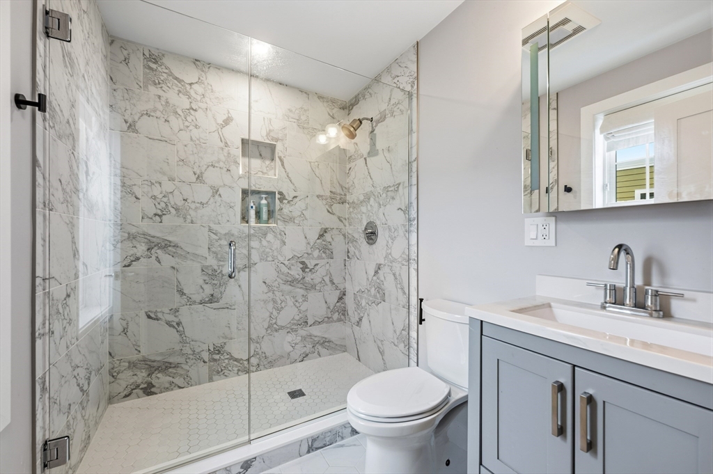 18-20 Crestway Road, Unit 5 Boston, MA 02128 - Photo 15 of 24