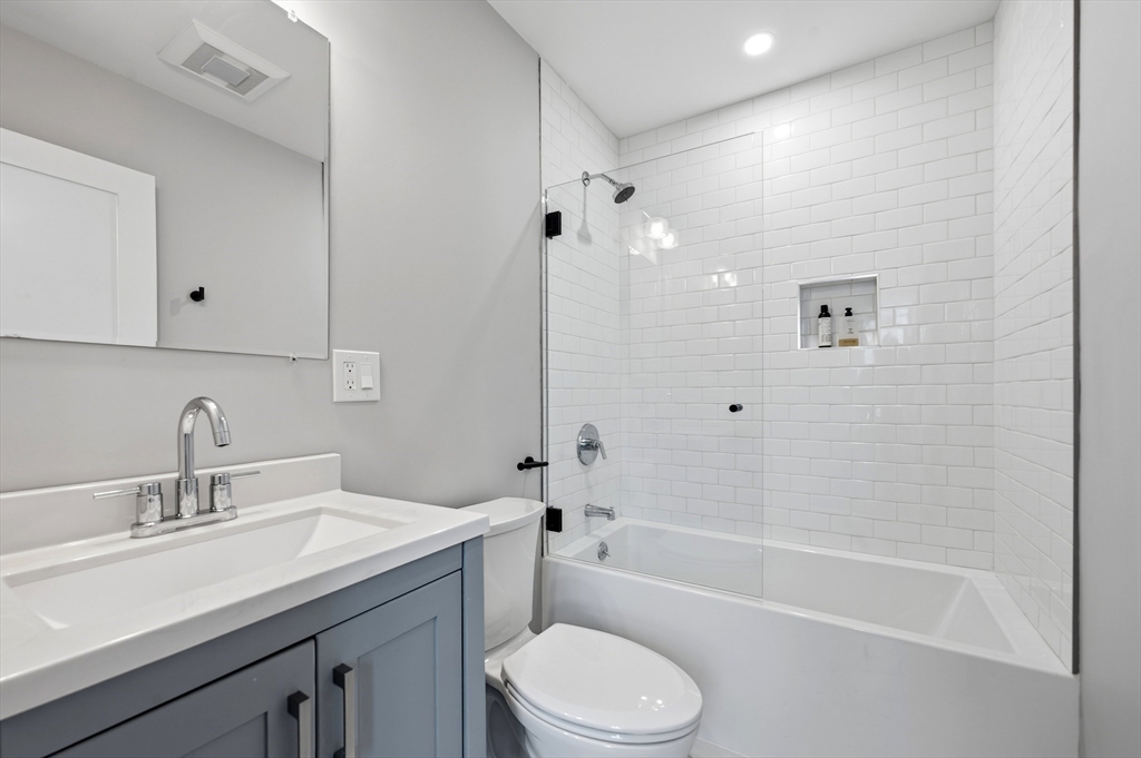 18-20 Crestway Road, Unit 5 Boston, MA 02128 - Photo 18 of 24