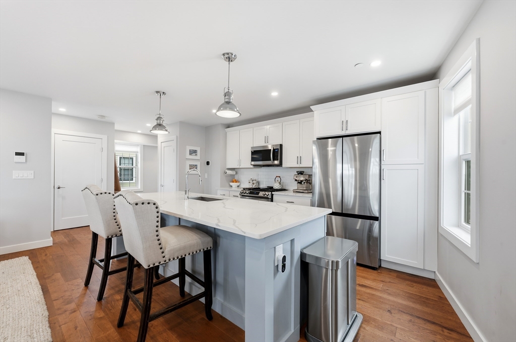 18-20 Crestway Road, Unit 5 Boston, MA 02128 - Photo 5 of 24