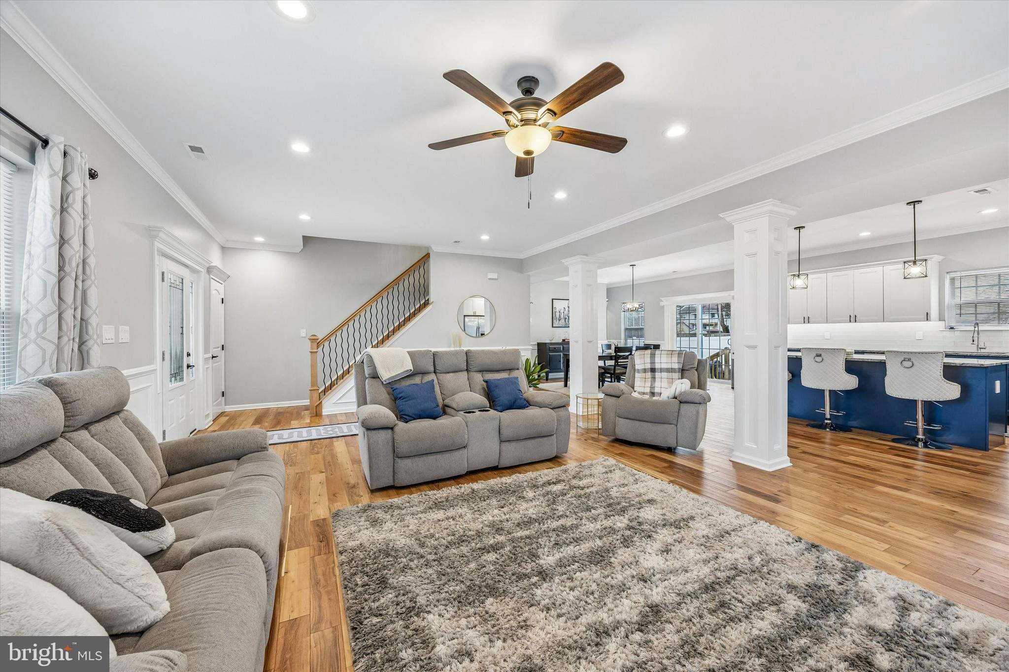 709 Shadyside Avenue Croydon, PA 19021 - Photo 7 of 40 a living room with furniture and kitchen view