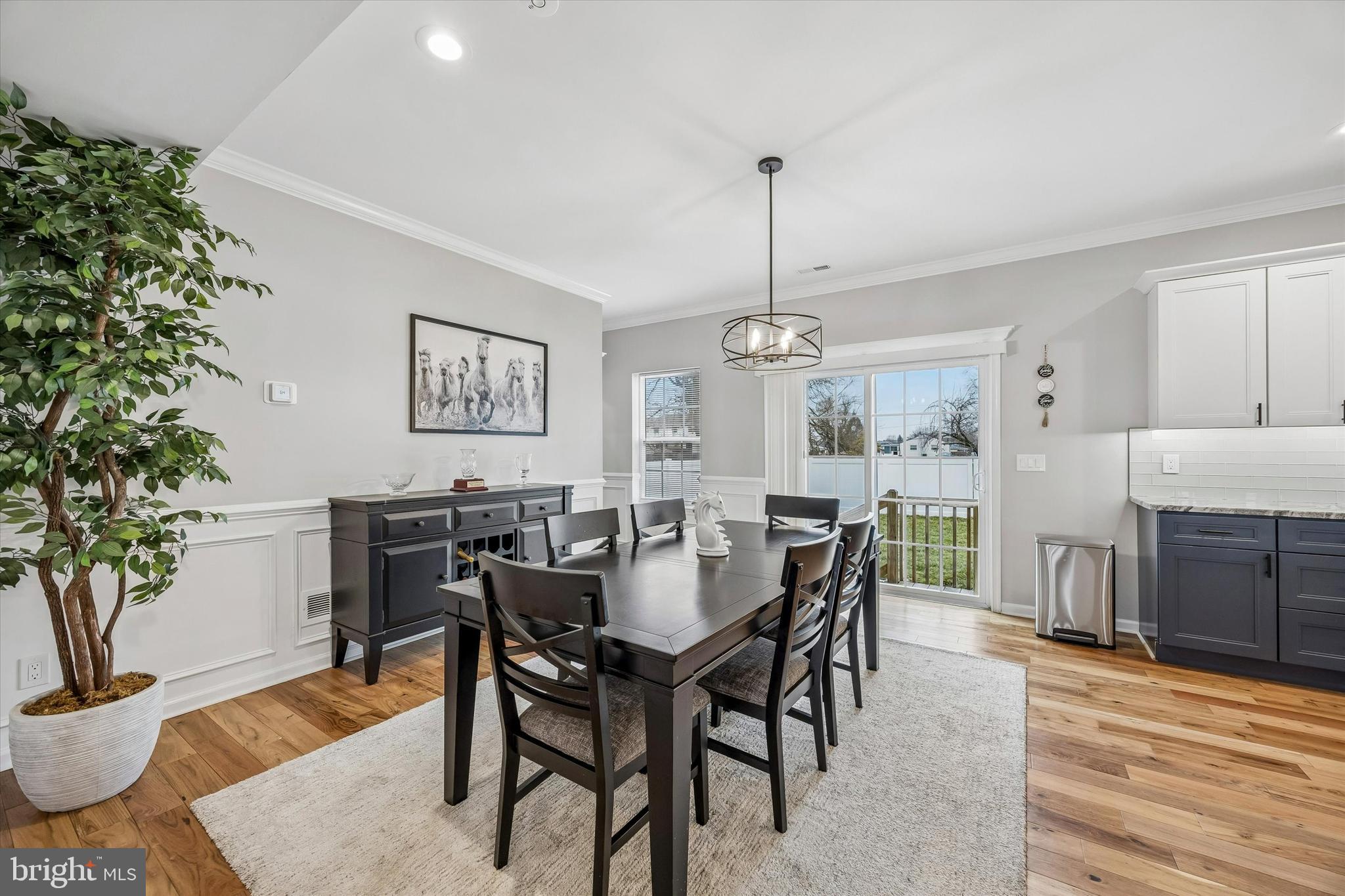 709 Shadyside Avenue Croydon, PA 19021 - Photo 9 of 40 a view of a dining room with furniture