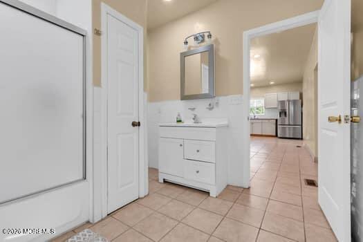 141 Arneys Mt Road Pemberton, NJ 08068 - Photo 15 of 29 a spacious bathroom with a double vanity sink and a mirror