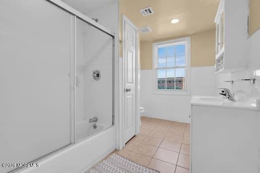 141 Arneys Mt Road Pemberton, NJ 08068 - Photo 23 of 29 a bathroom with a tub shower sink and a mirror