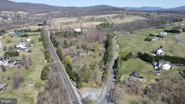 $1,250 | 35972 Charles Town Pike, Purcellville, VA 20132