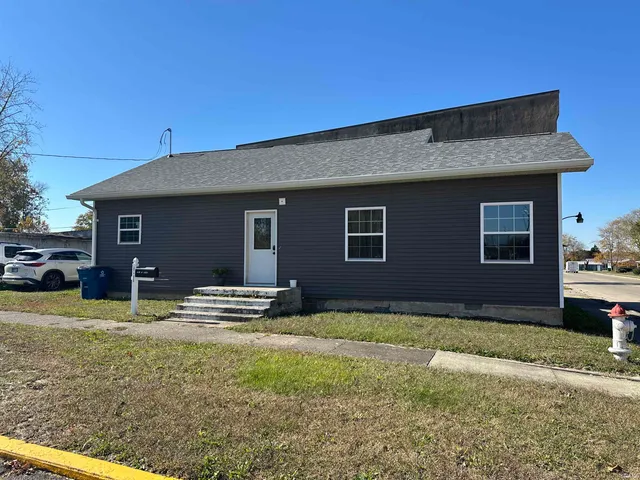 $159,900 | 420 West Main Street, Jasonville, IN 47438
