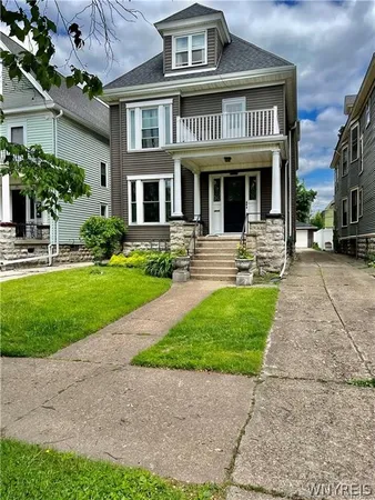 $1,300 | 412 Lafayette Avenue, Unit 3, Buffalo, NY 14213