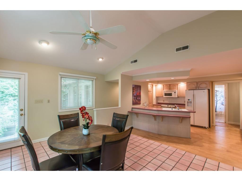 317 Robin Road Bristol, TN 37620 - Photo 11 of 35 Photo 11
