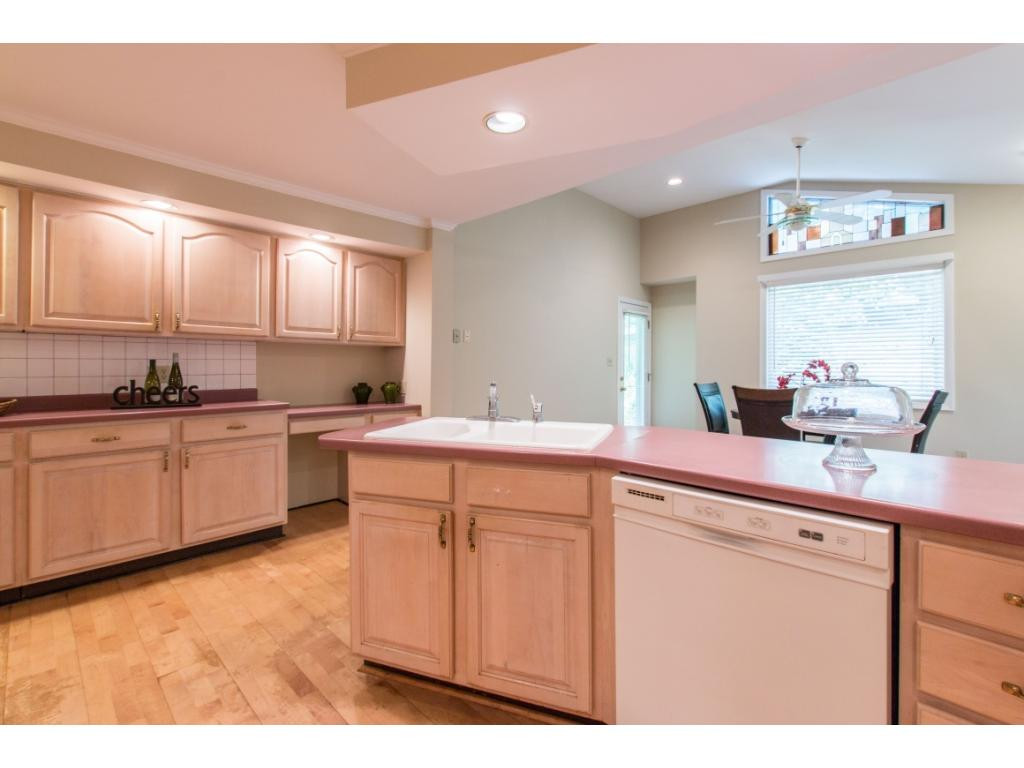 317 Robin Road Bristol, TN 37620 - Photo 16 of 35 Photo 16