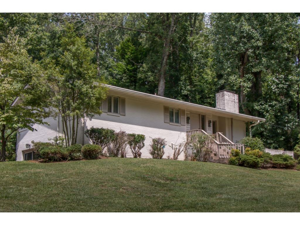 317 Robin Road Bristol, TN 37620 - Photo 3 of 35 Photo 3