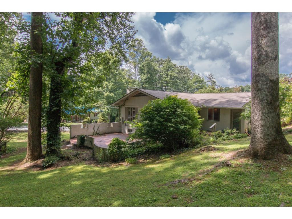 317 Robin Road Bristol, TN 37620 - Photo 6 of 35 Photo 6