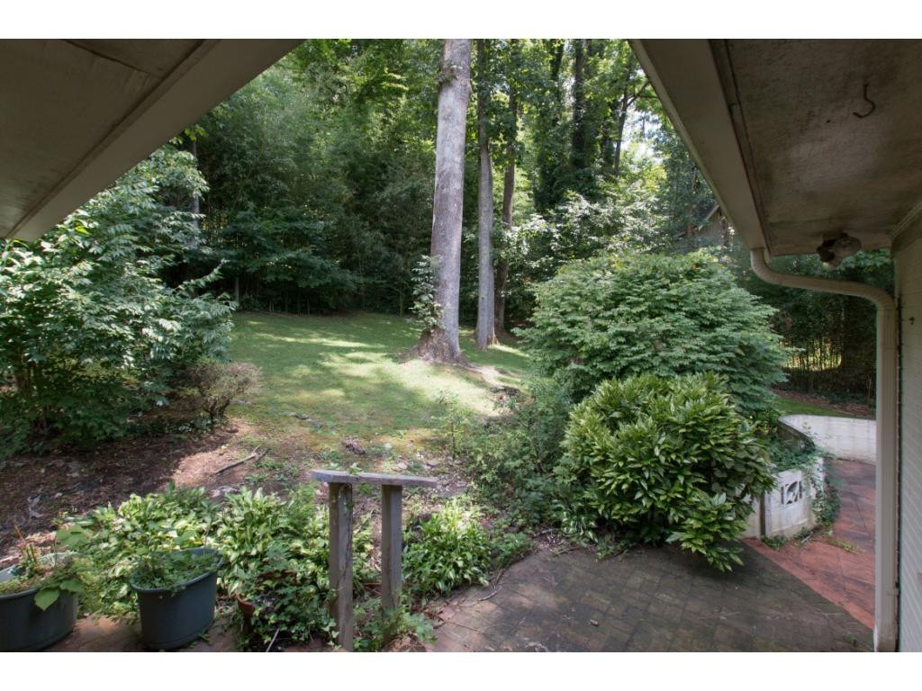 317 Robin Road Bristol, TN 37620 - Photo 10 of 35 Photo 10